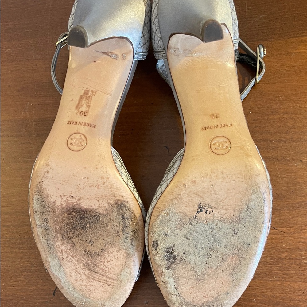 CHANEL silver/grey Textured Heels - Picture 13 of 13